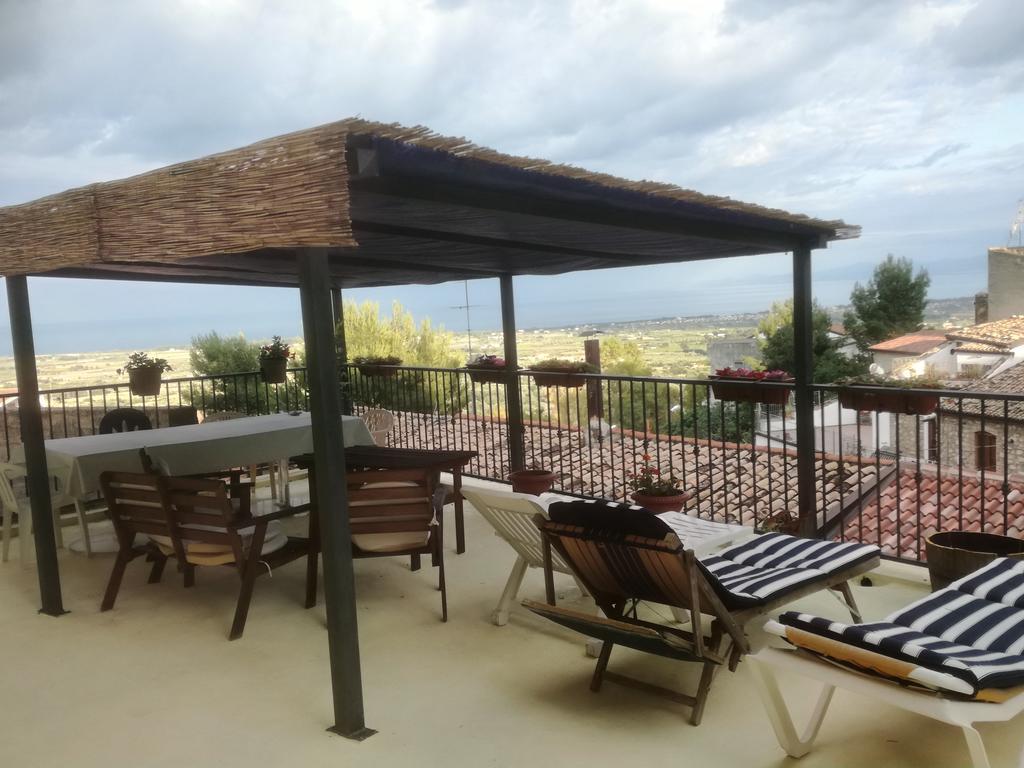 לינה וארוחת בוקר וילאפיאנה La Panoramica מראה חיצוני תמונה